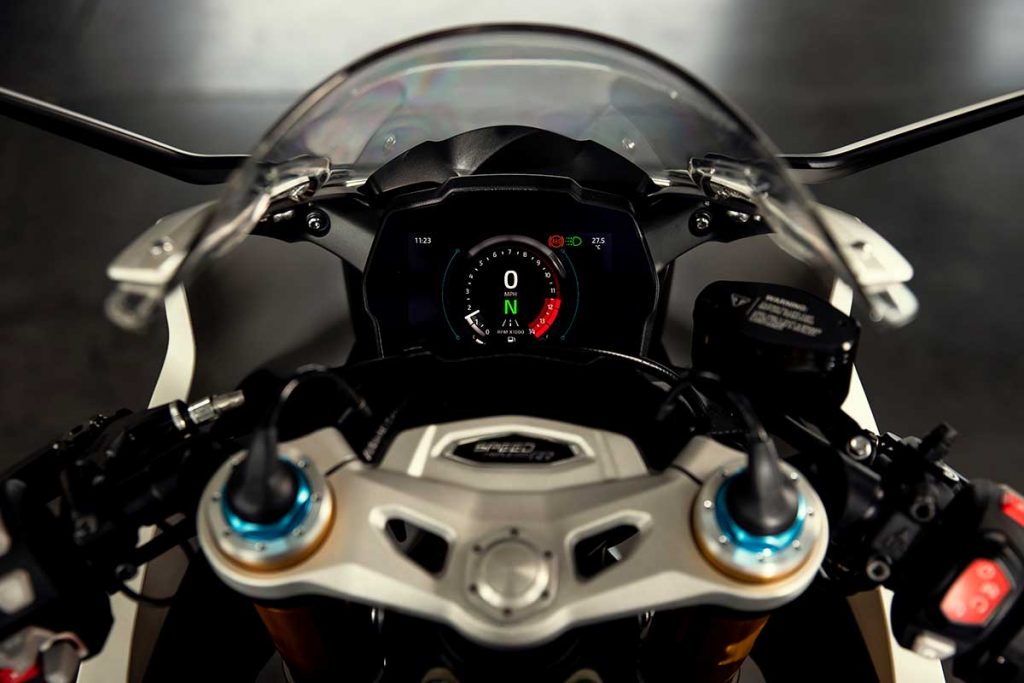 SPEED TRIPLE 1200 RR 2022 - Full-colour 5” TFT instruments image.